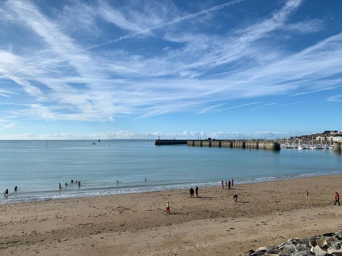 Un Balcon Sur La Mer, Acces Direct A La Plage Granville Exterior foto